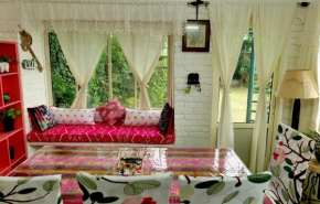 Kyrentara's by the Hills, Bhimtal
